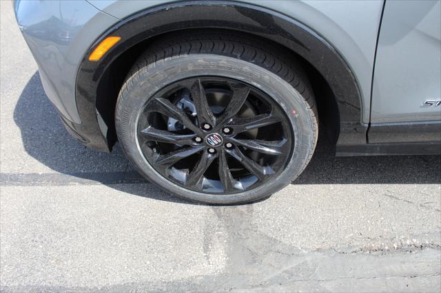 new 2025 Buick Encore GX car, priced at $30,081
