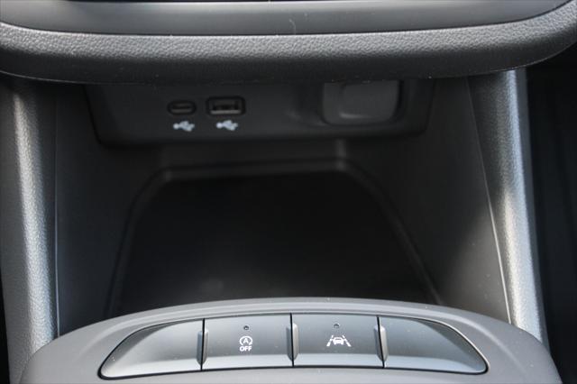 new 2025 Buick Envista car, priced at $25,680
