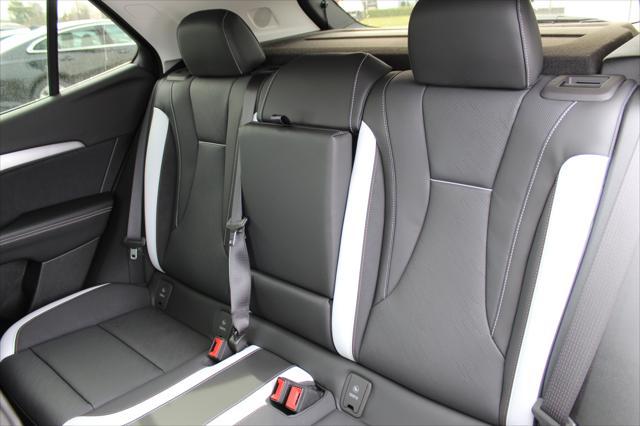 new 2025 Buick Envision car, priced at $39,044