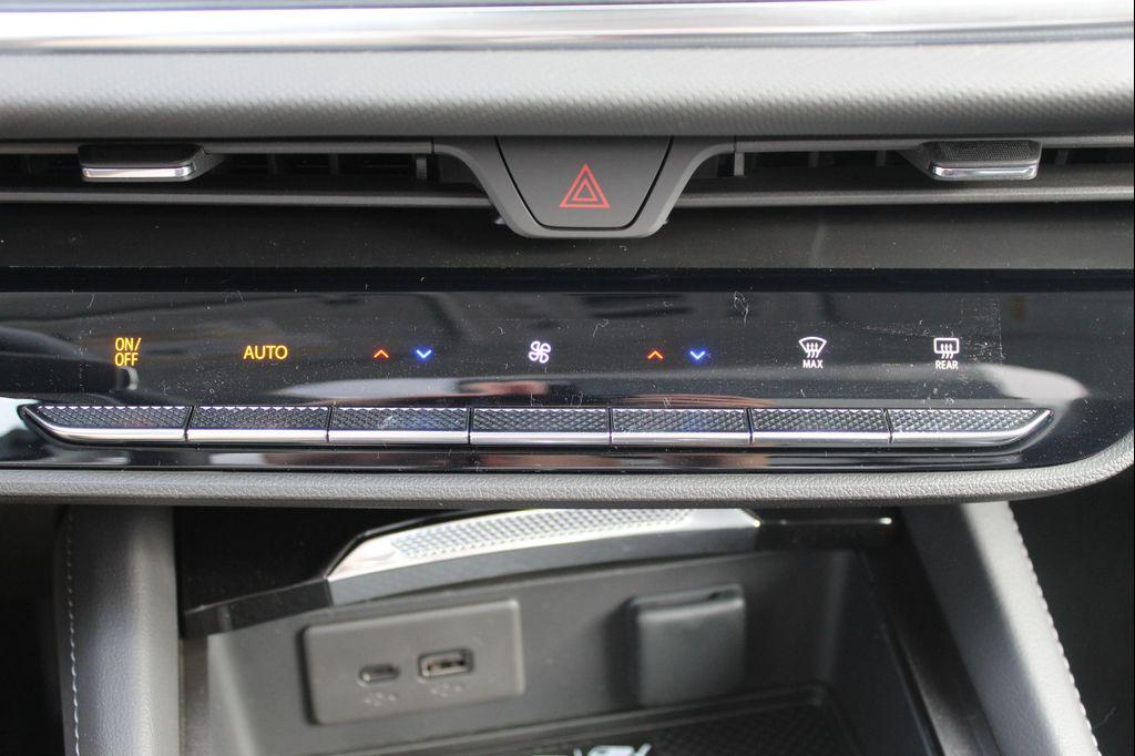 new 2025 Buick Envision car, priced at $40,458