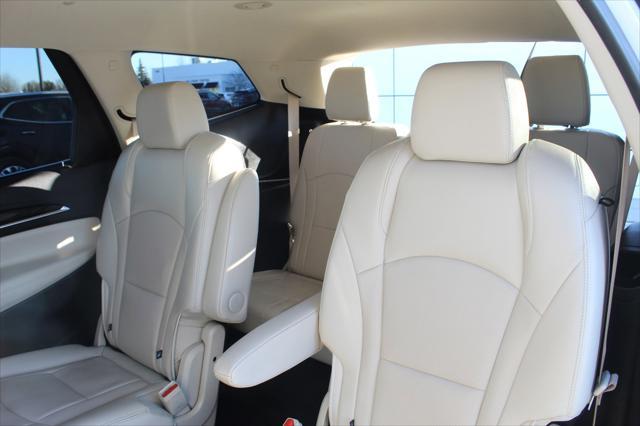 used 2022 Buick Enclave car, priced at $29,999