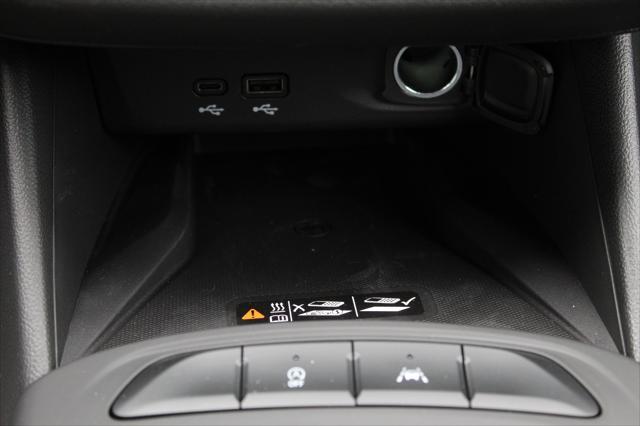 new 2025 Buick Envista car, priced at $26,299