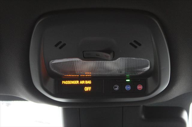 new 2025 Buick Envista car, priced at $26,299