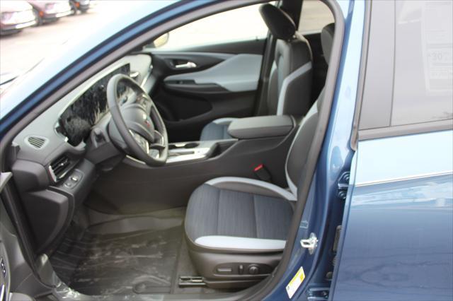 new 2025 Buick Envista car, priced at $25,387
