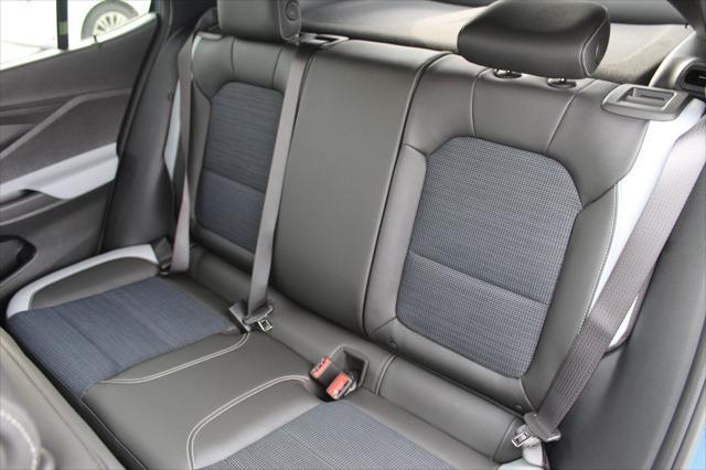 new 2025 Buick Envista car, priced at $25,387