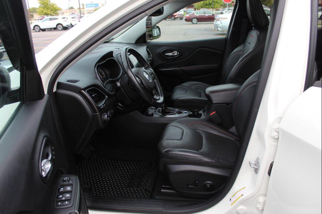 used 2019 Jeep Cherokee car, priced at $20,459