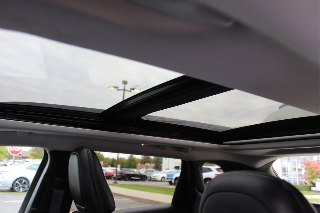 used 2019 Jeep Cherokee car, priced at $20,459