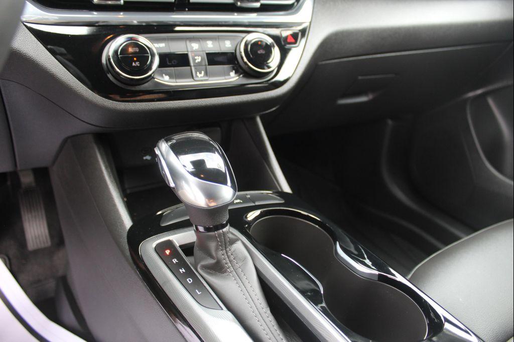 new 2025 Buick Envista car, priced at $26,925