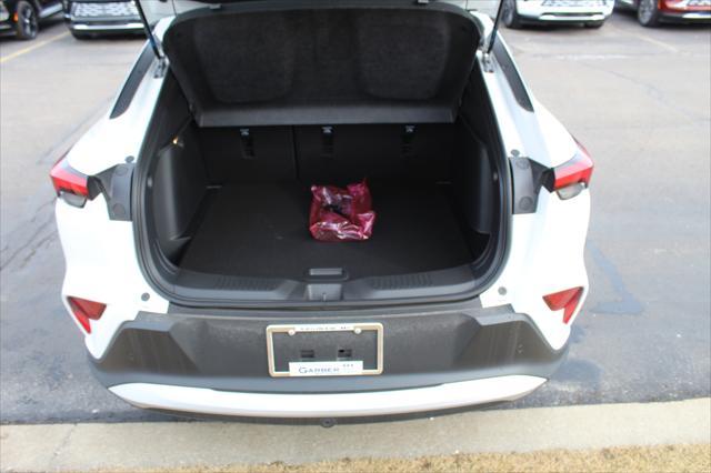 new 2025 Buick Envista car, priced at $25,640