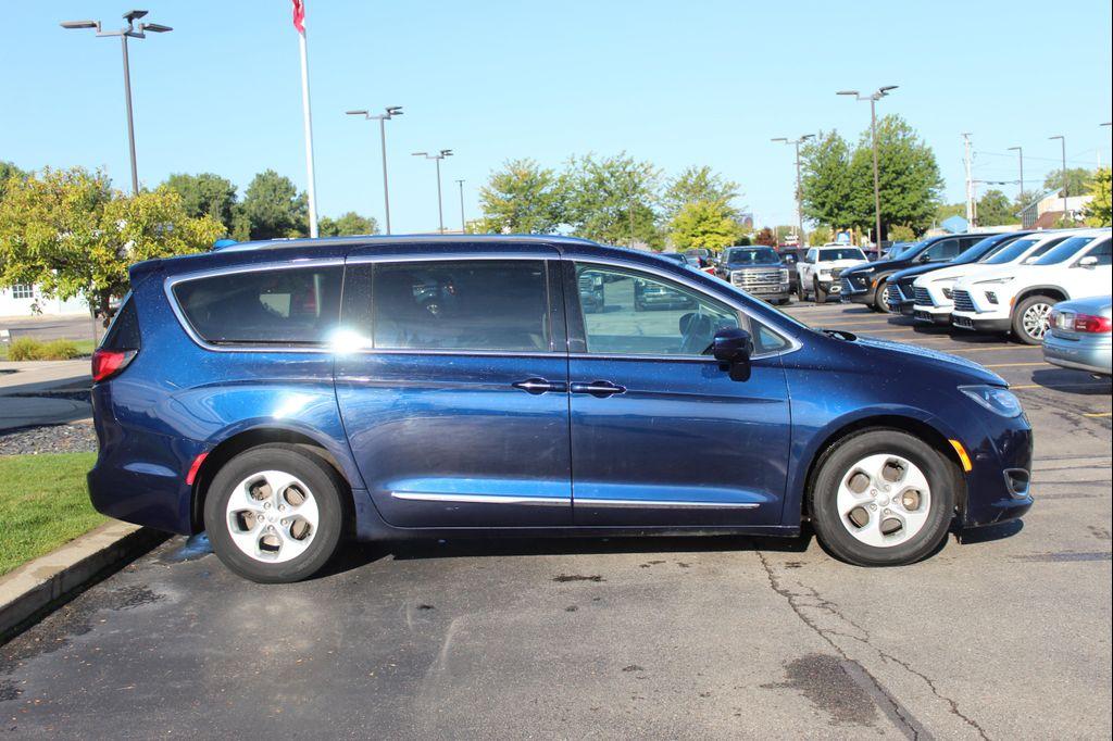used 2017 Chrysler Pacifica car, priced at $12,351
