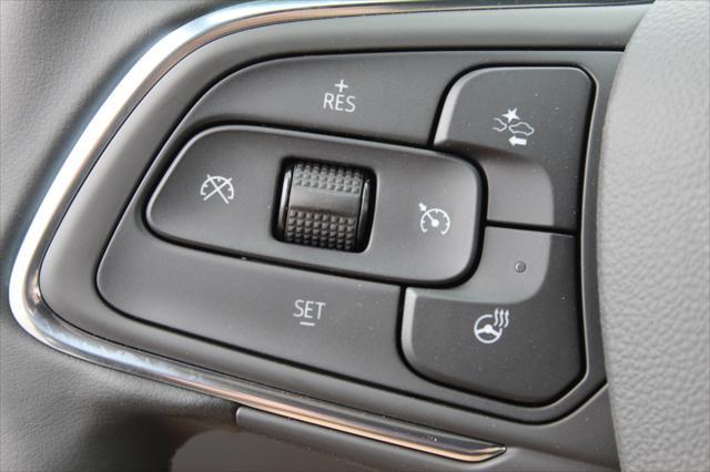 new 2025 Buick Envista car, priced at $25,260