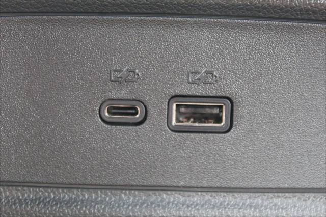 new 2025 Buick Envista car, priced at $25,260