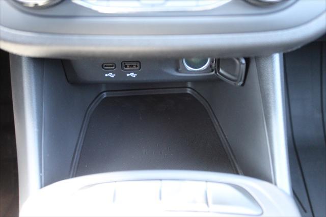 new 2025 Buick Envista car, priced at $24,727