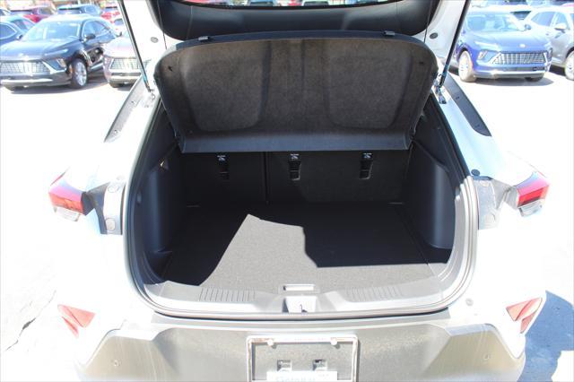 new 2025 Buick Envista car, priced at $24,727
