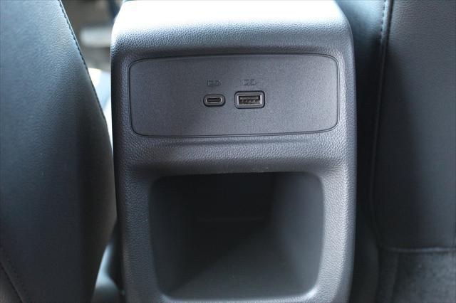 new 2025 Buick Envista car, priced at $24,727