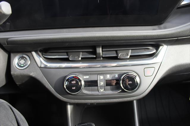 new 2025 Buick Envista car, priced at $24,518