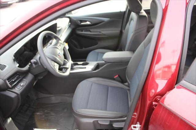 new 2025 Buick Envista car, priced at $24,518