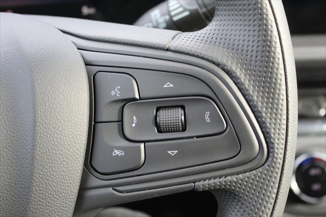 new 2025 Buick Envista car, priced at $24,518