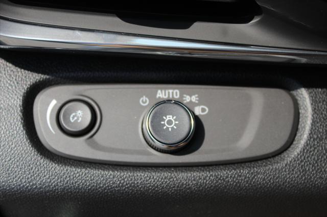 new 2025 Buick Envista car, priced at $26,299