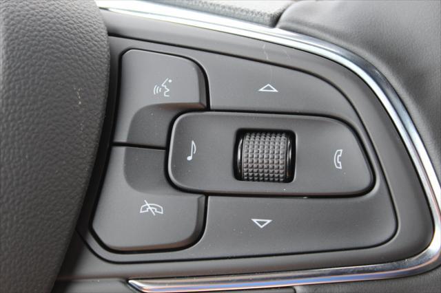 new 2025 Buick Envista car, priced at $26,299