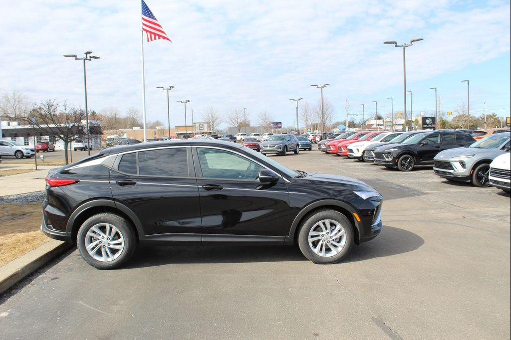 new 2025 Buick Envista car, priced at $23,998