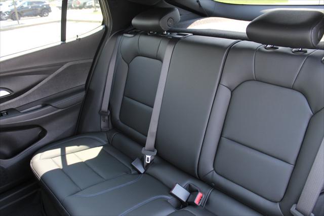 new 2025 Buick Envista car, priced at $27,080