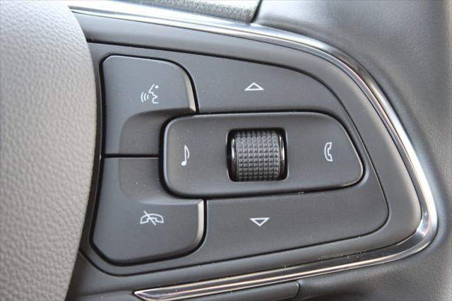 new 2025 Buick Envista car, priced at $27,080