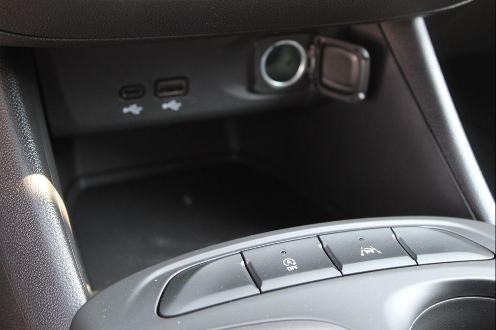 new 2025 Buick Envista car, priced at $25,780