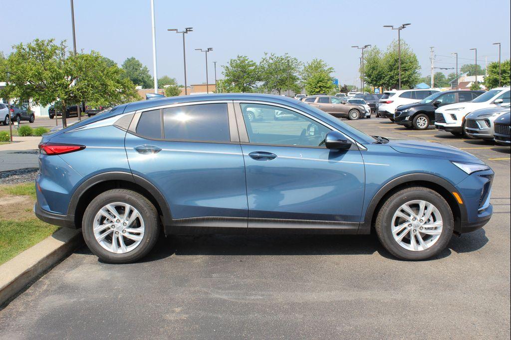 new 2025 Buick Envista car, priced at $25,780