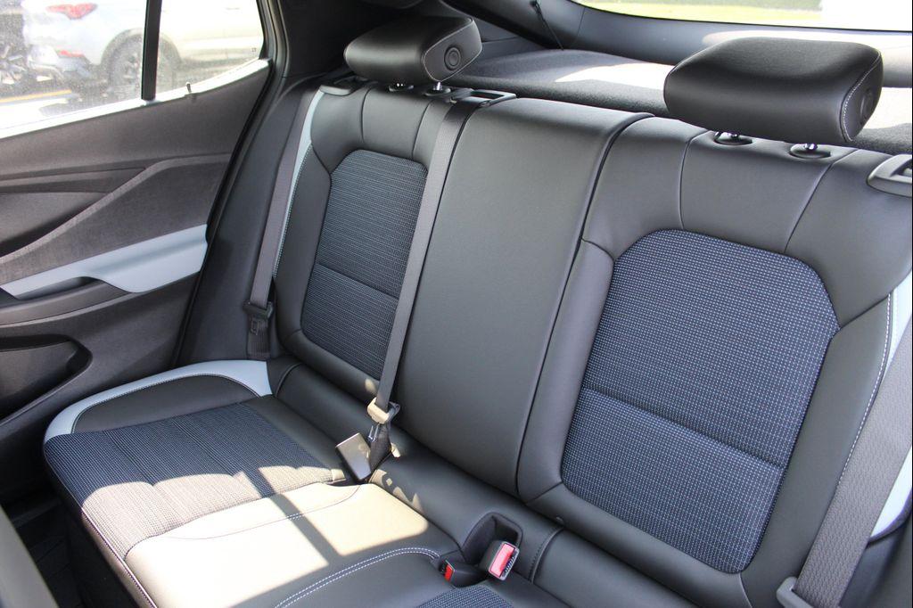 new 2025 Buick Envista car, priced at $25,780