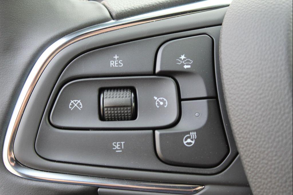 new 2025 Buick Envista car, priced at $24,597
