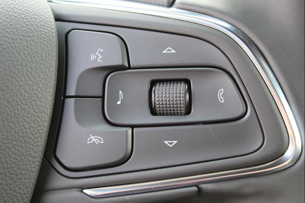 new 2025 Buick Envista car, priced at $24,597