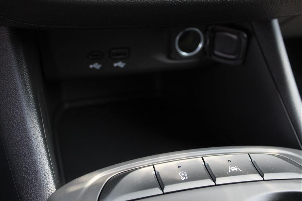 new 2025 Buick Envista car, priced at $24,597