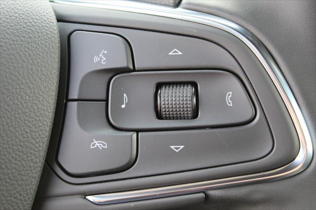 new 2025 Buick Envista car, priced at $25,347