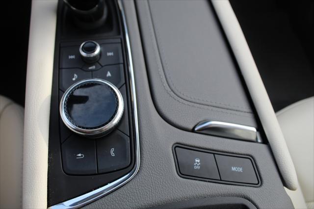 used 2022 Cadillac XT5 car, priced at $31,480