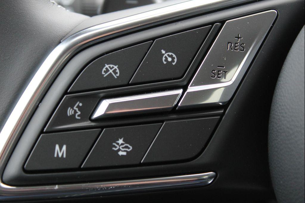 new 2025 Buick Envision car, priced at $40,466