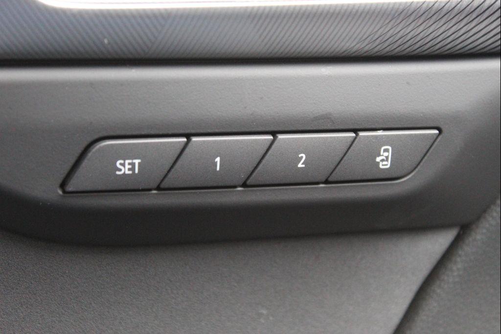 new 2025 Buick Envision car, priced at $40,466