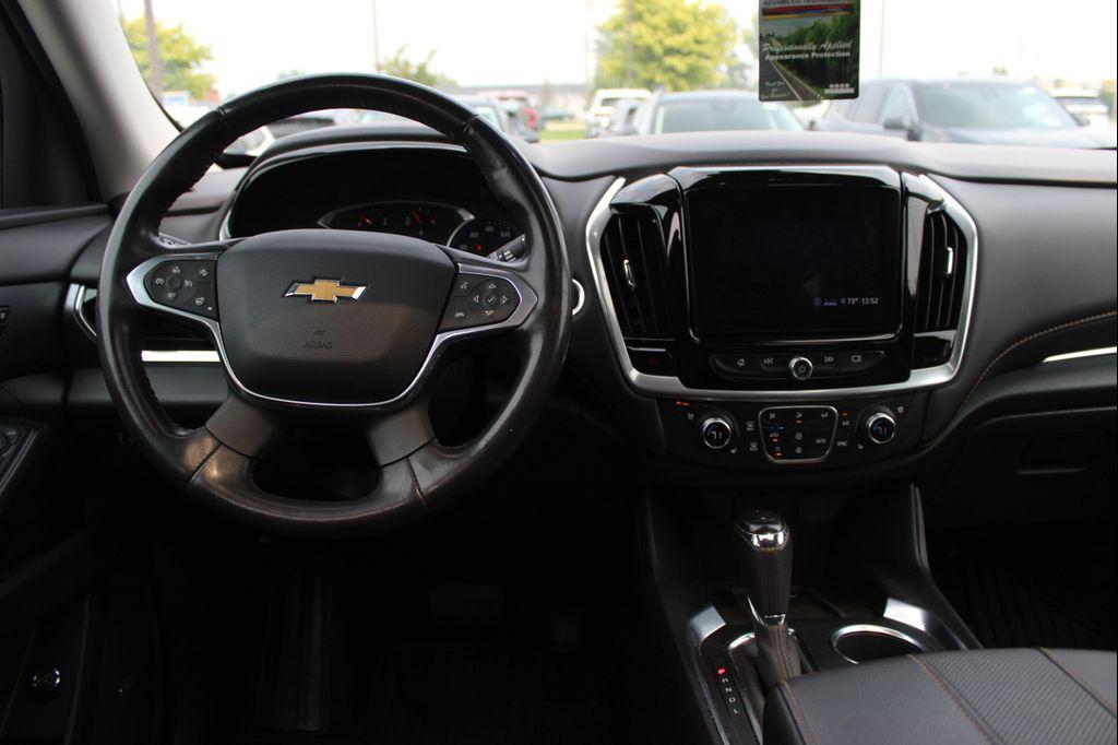 used 2020 Chevrolet Traverse car, priced at $27,986