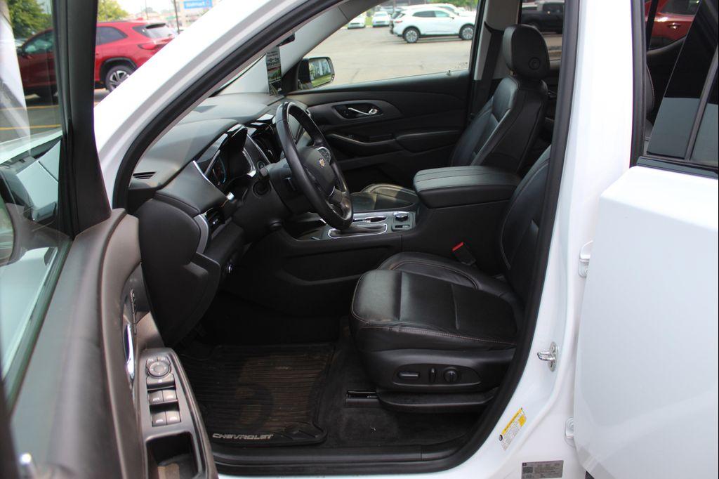 used 2020 Chevrolet Traverse car, priced at $27,986