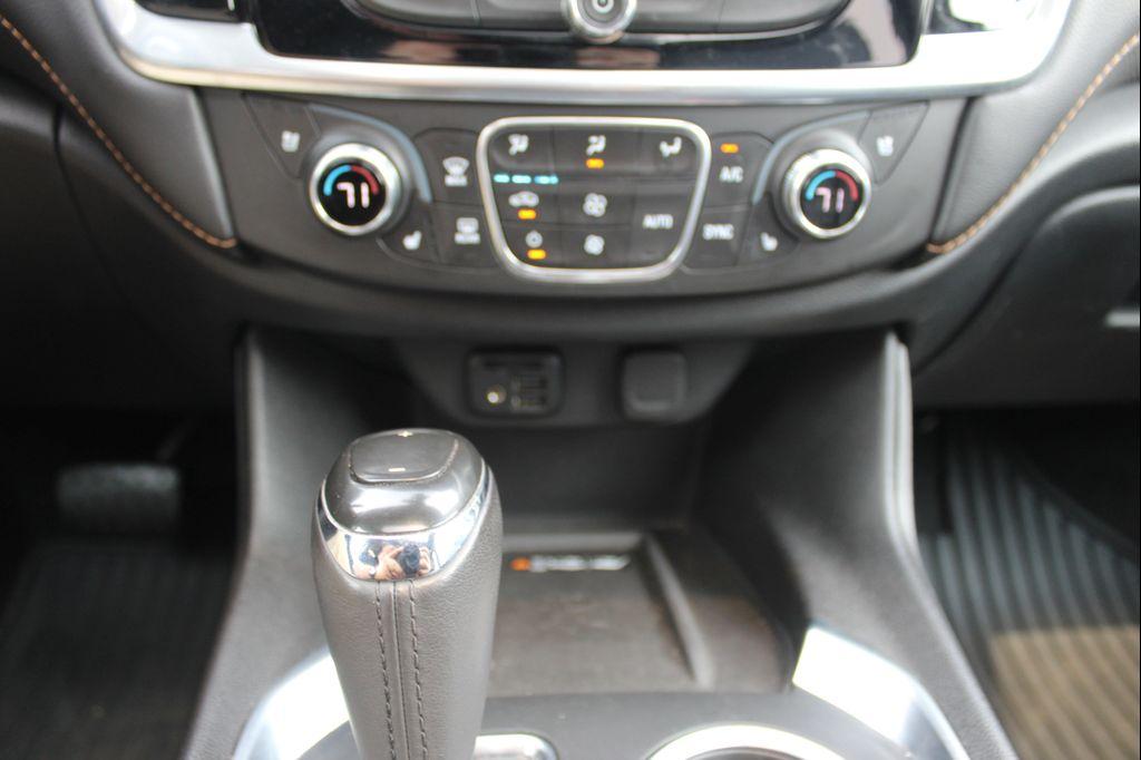 used 2020 Chevrolet Traverse car, priced at $27,986