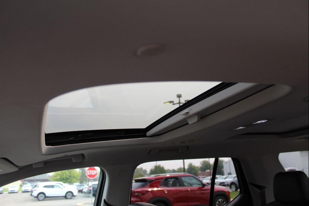 used 2020 Chevrolet Traverse car, priced at $27,986