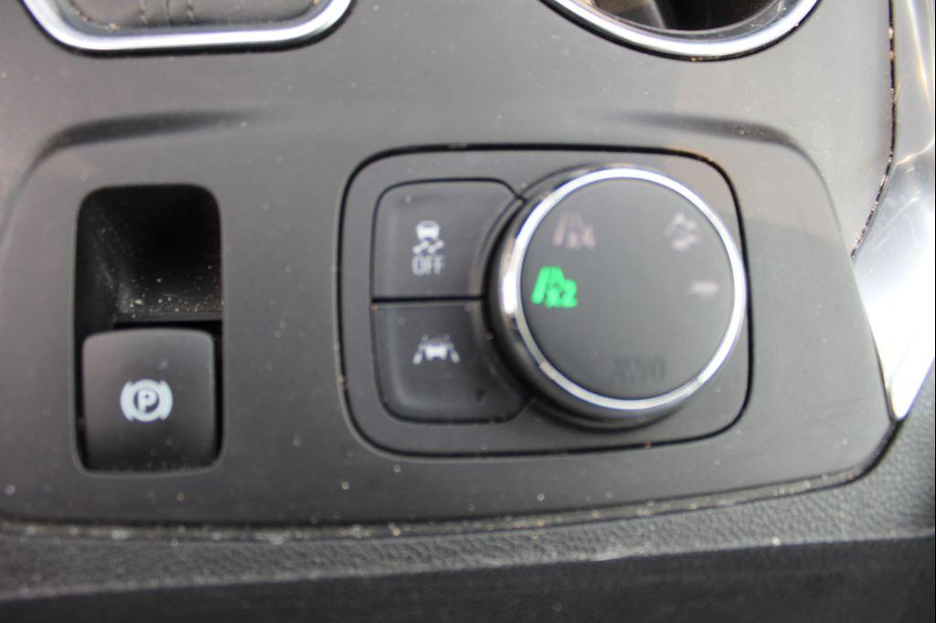 used 2020 Chevrolet Traverse car, priced at $27,986