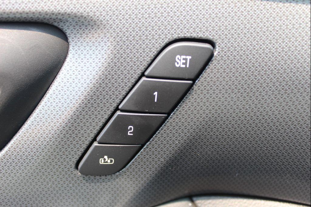 used 2020 Chevrolet Traverse car, priced at $27,986