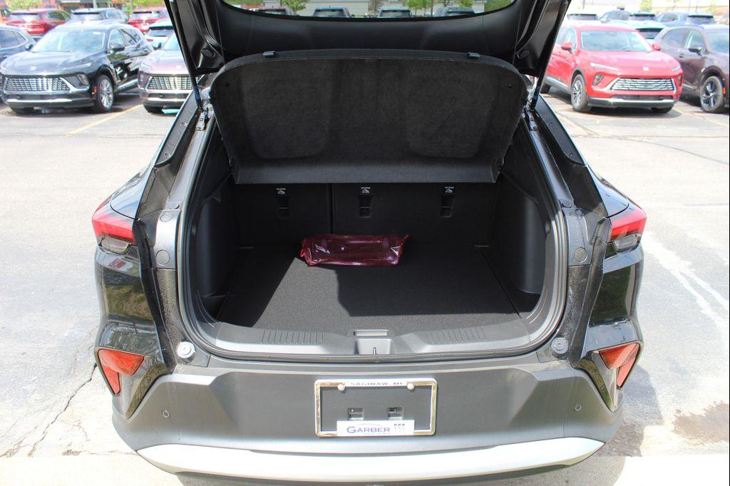 new 2025 Buick Envista car, priced at $25,030