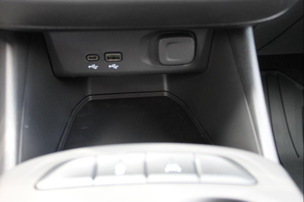 new 2025 Buick Envista car, priced at $25,030
