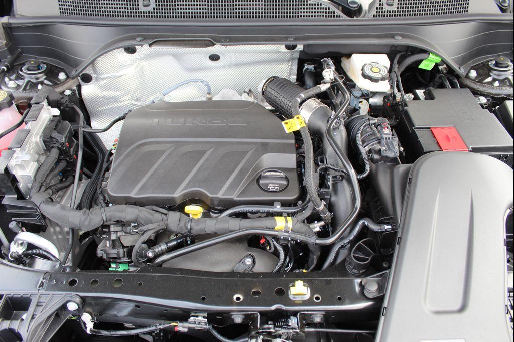 new 2025 Buick Envista car, priced at $25,030