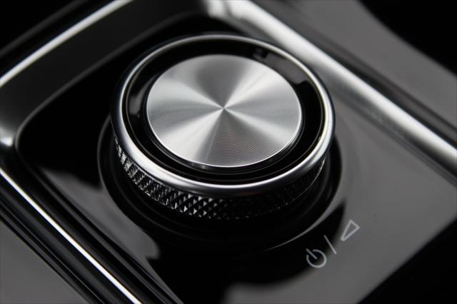 new 2025 Buick Envision car, priced at $39,044