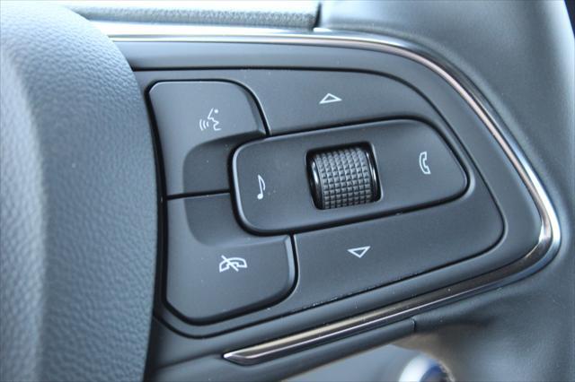 new 2025 Buick Envista car, priced at $26,199