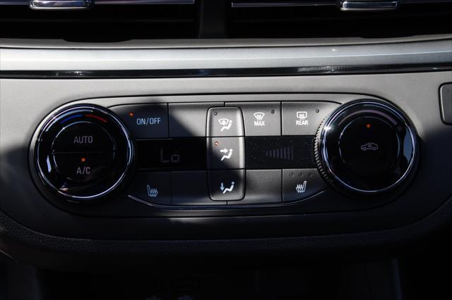 new 2025 Buick Envista car, priced at $26,299