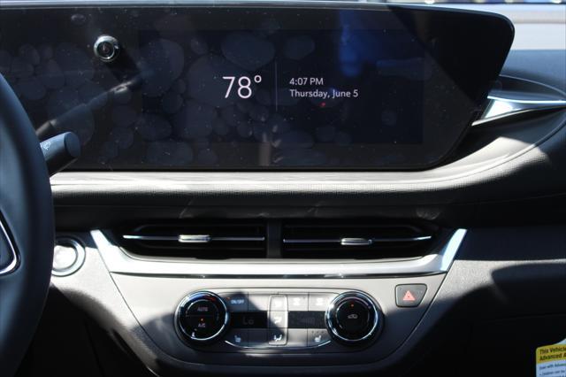 new 2025 Buick Envista car, priced at $26,299
